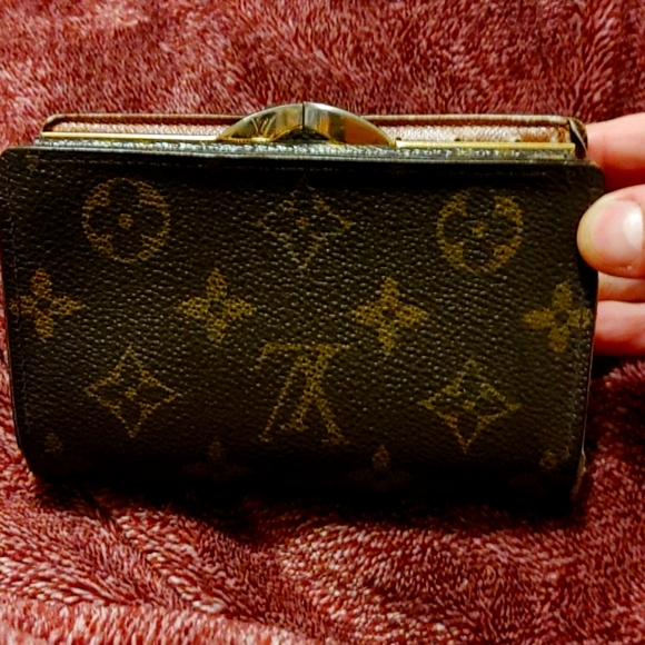 Louis Vuitton Wallet - Picture 5 of 6